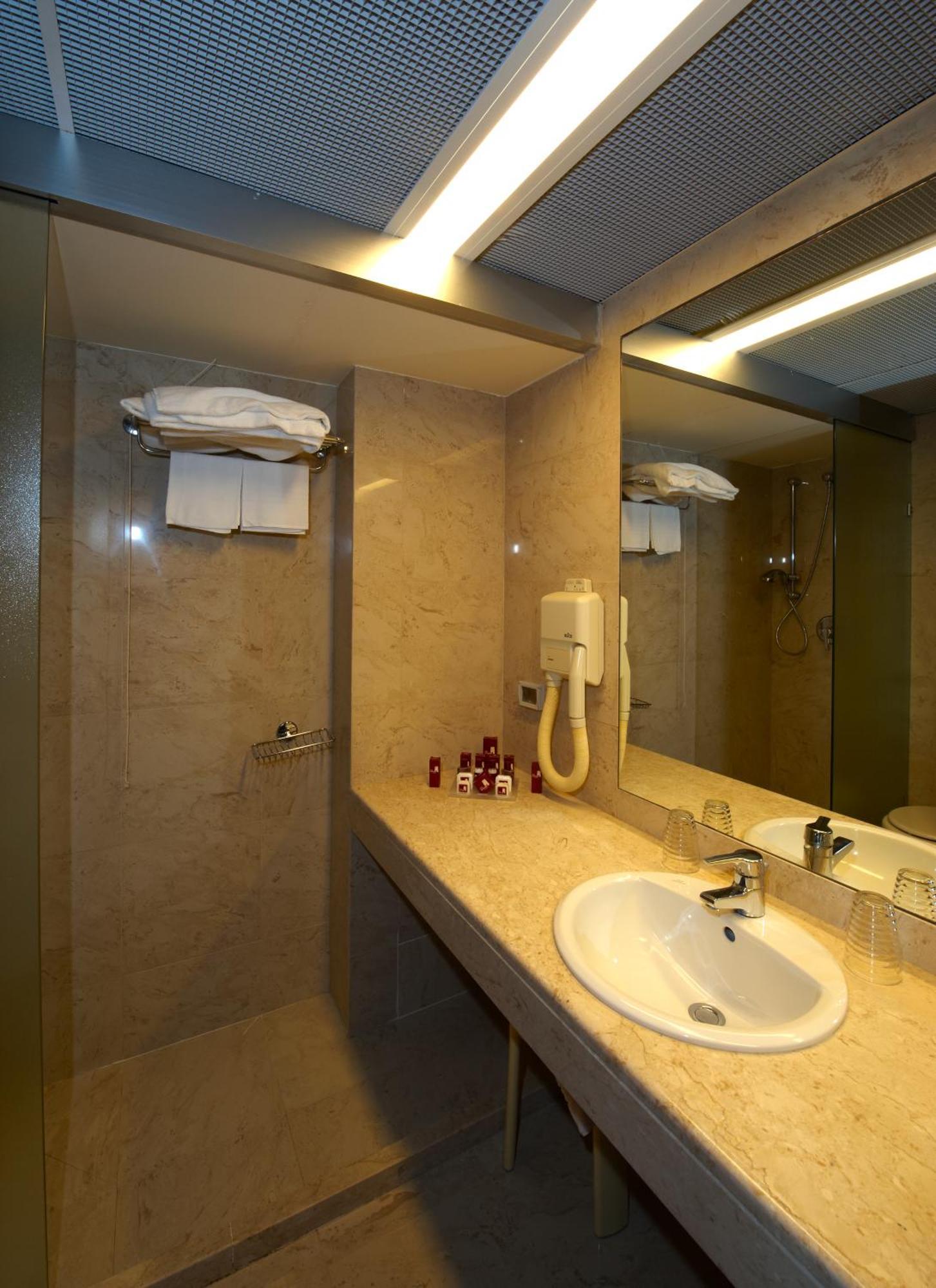 Economy Twin Room